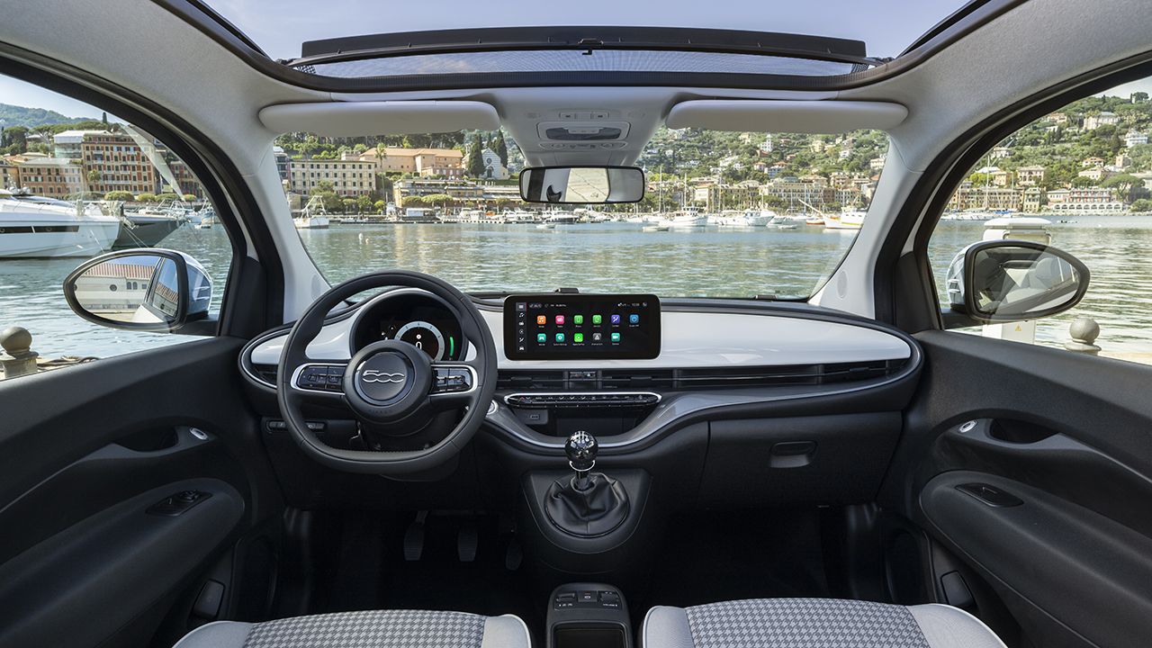 FIAT 500 Hybrid Dolcevita - interior