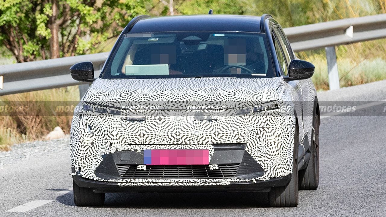 Renault Scenic E-Tech Eléctrico 2027 - foto espía