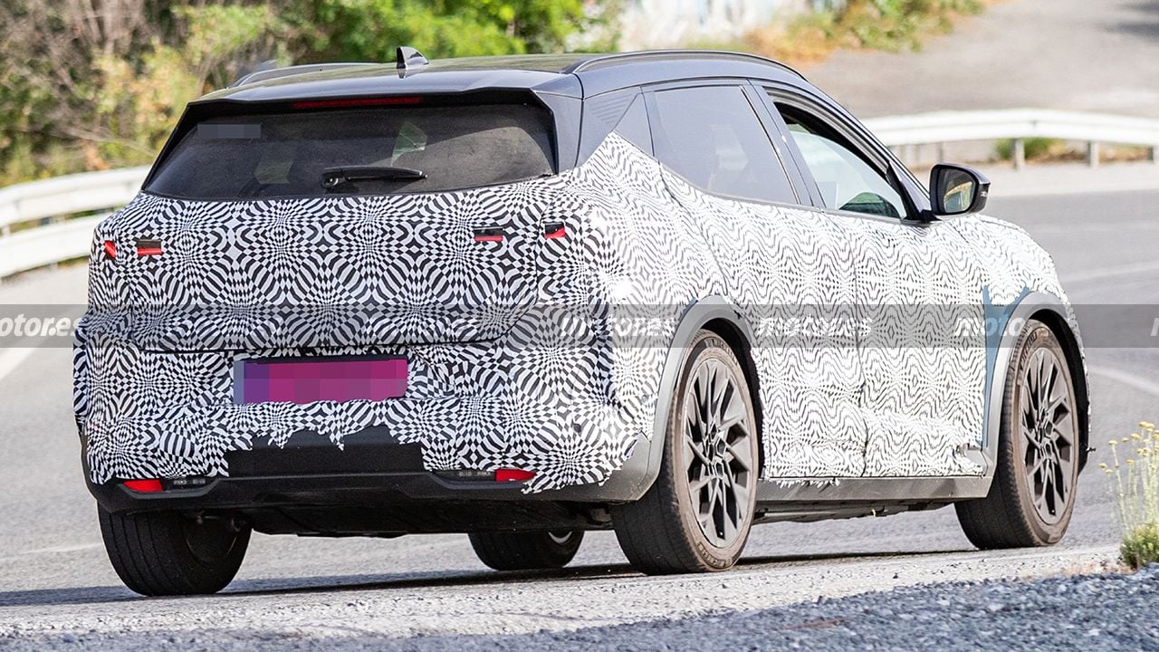Renault Scenic E-Tech Eléctrico 2027 - foto espía posterior