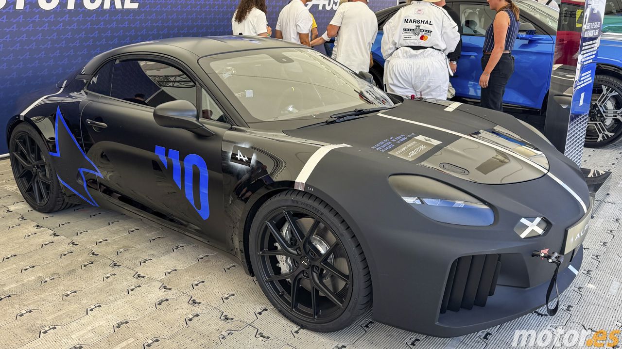 El Alpine A110 eléctrico ya no se esconde, este exclusivo vistazo revela el deportivo que cambiará para siempre