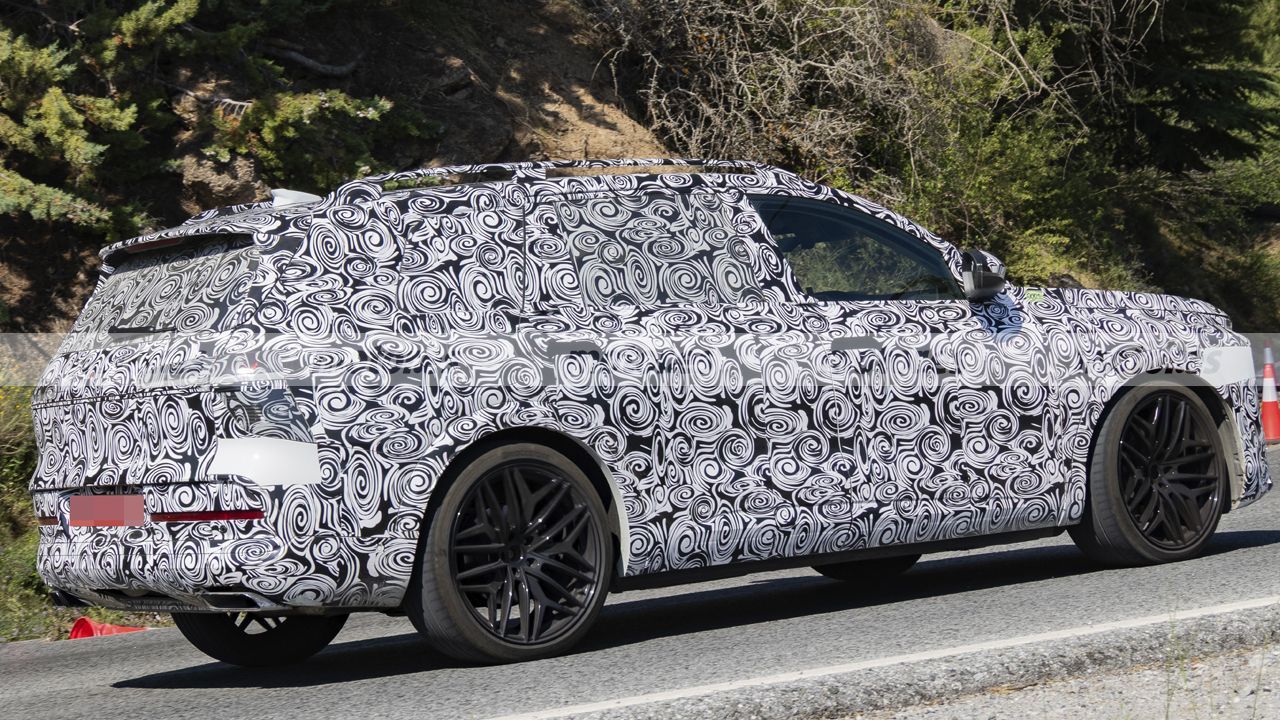 El Audi Q9 Horch está listo, las últimas fotos espía destapan el SUV de lujo que desafiará al Maybach GLS 10