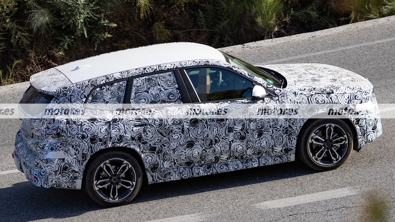 Cazado el renovado BMW X1 que llega en 2027, el SUV ya se deja ver con sus nuevas luces traseras y acabado M Sport 7