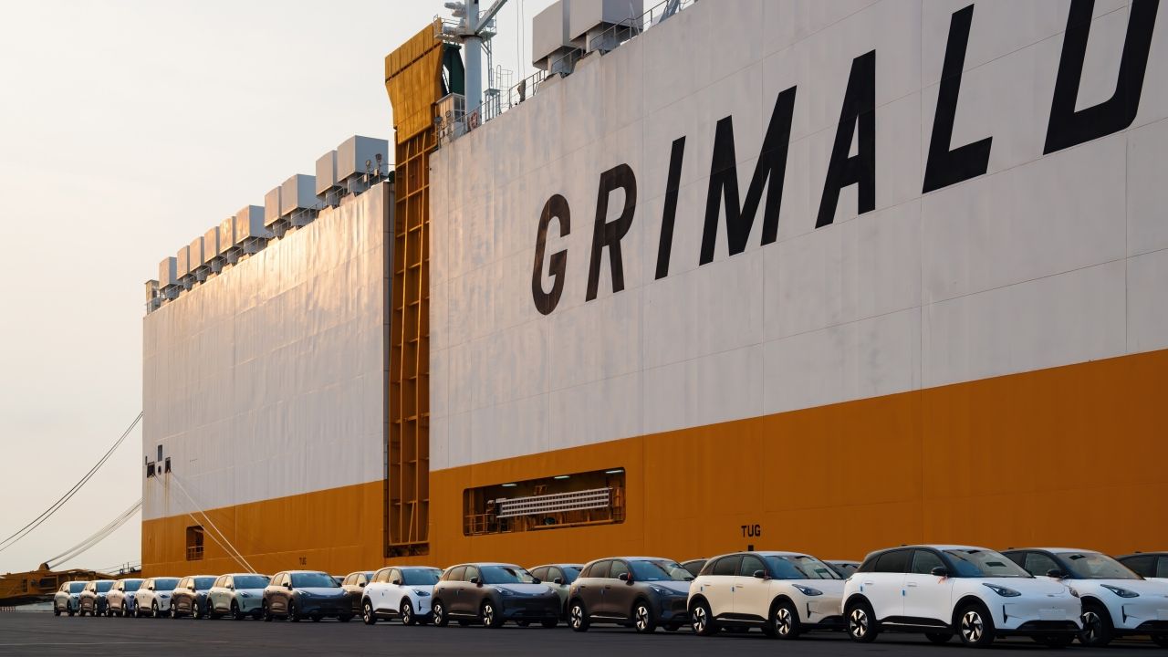 Geely E2 barco