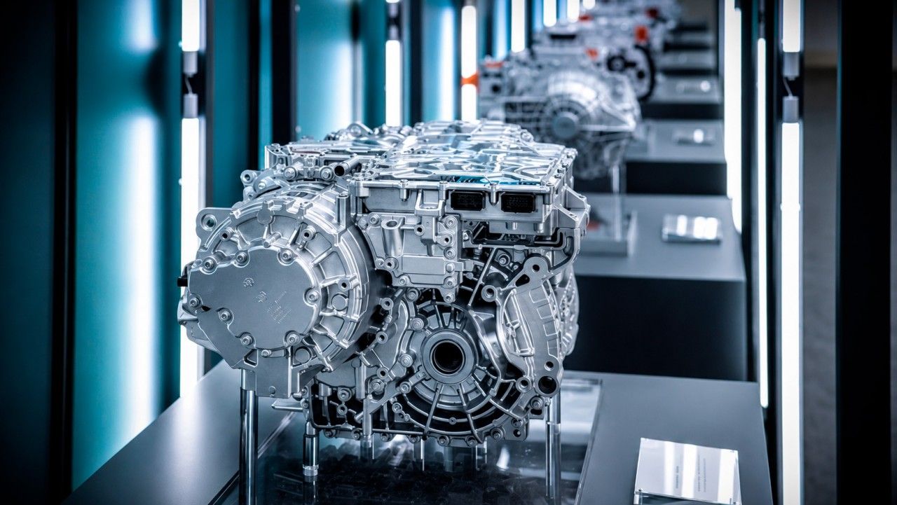 Geely mete 16 funciones en un motor eléctrico de 75 kilos y presume de eficiencia récord