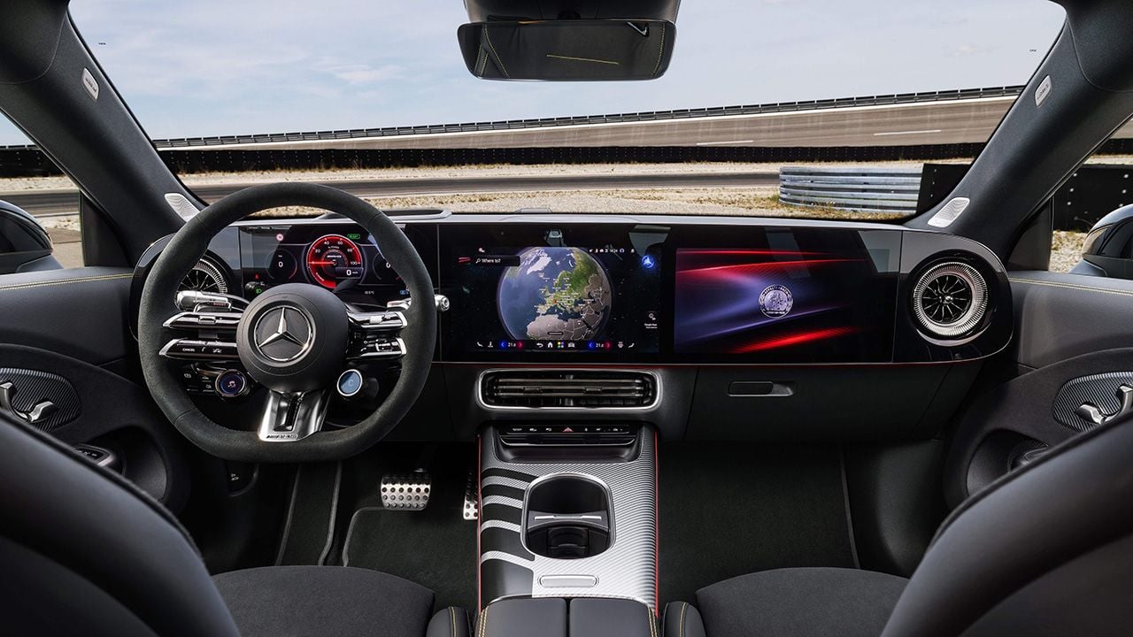 Mercedes-AMG CLA 45 4MATIC+ 2027 - interior