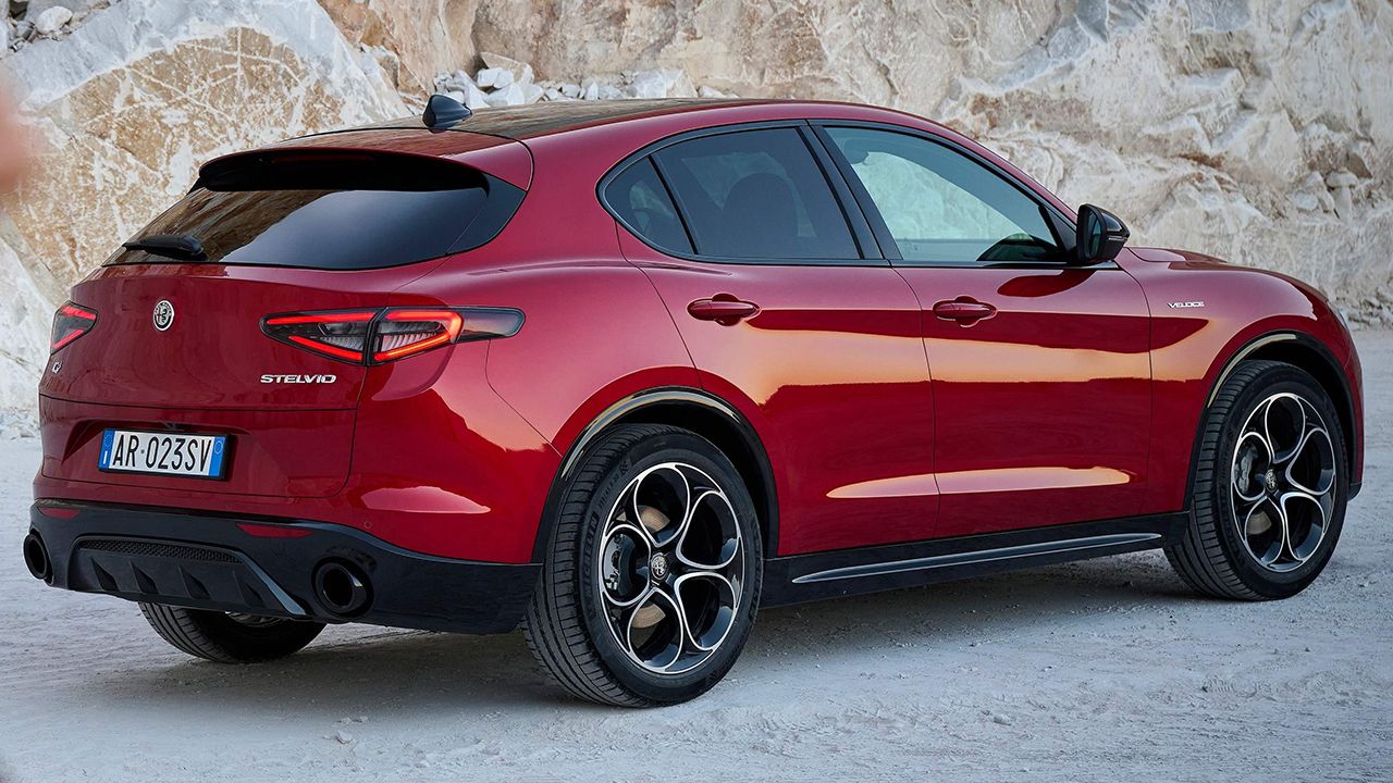 Alfa Romeo Stelvio - posterior