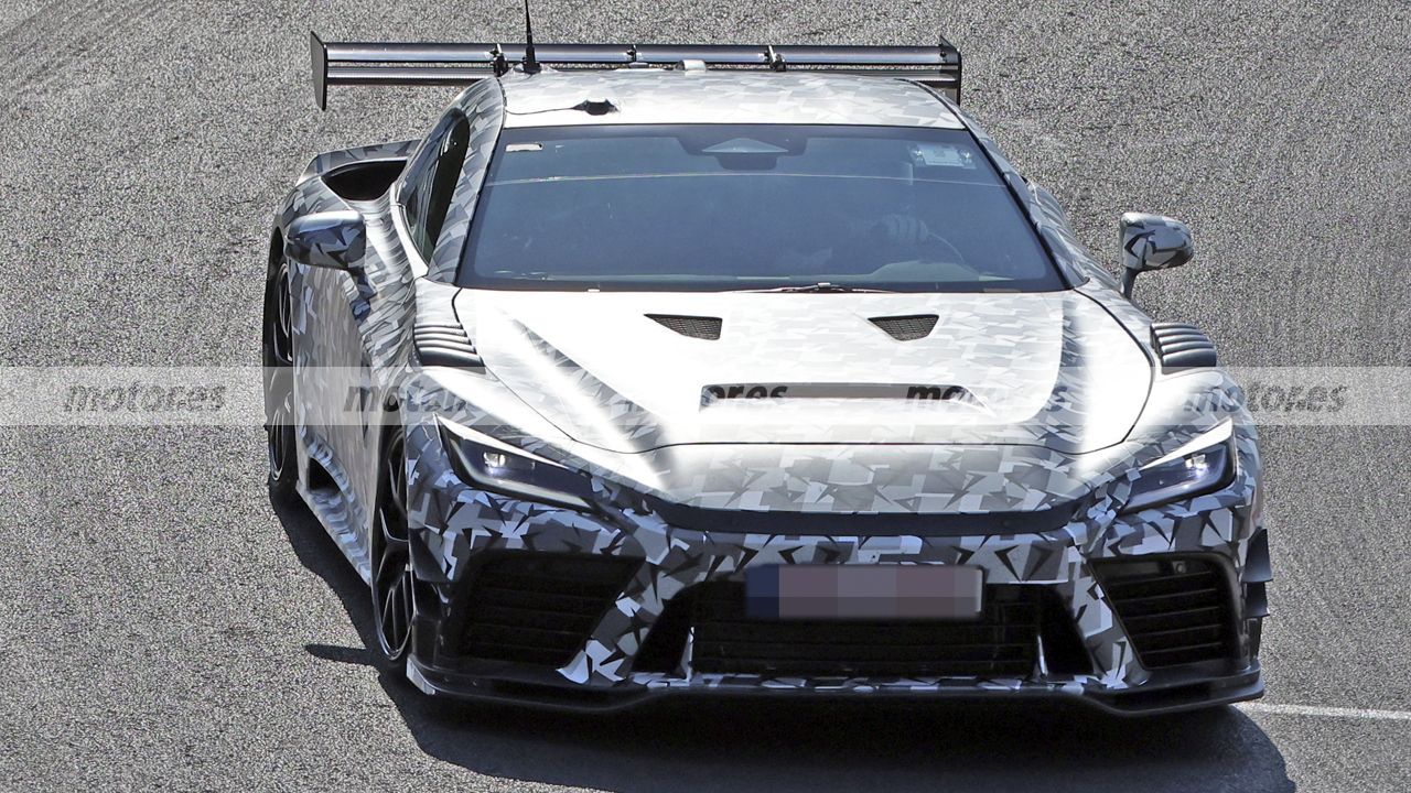 Fotos espía Toyota GR GT Track Pack en Nürburgring