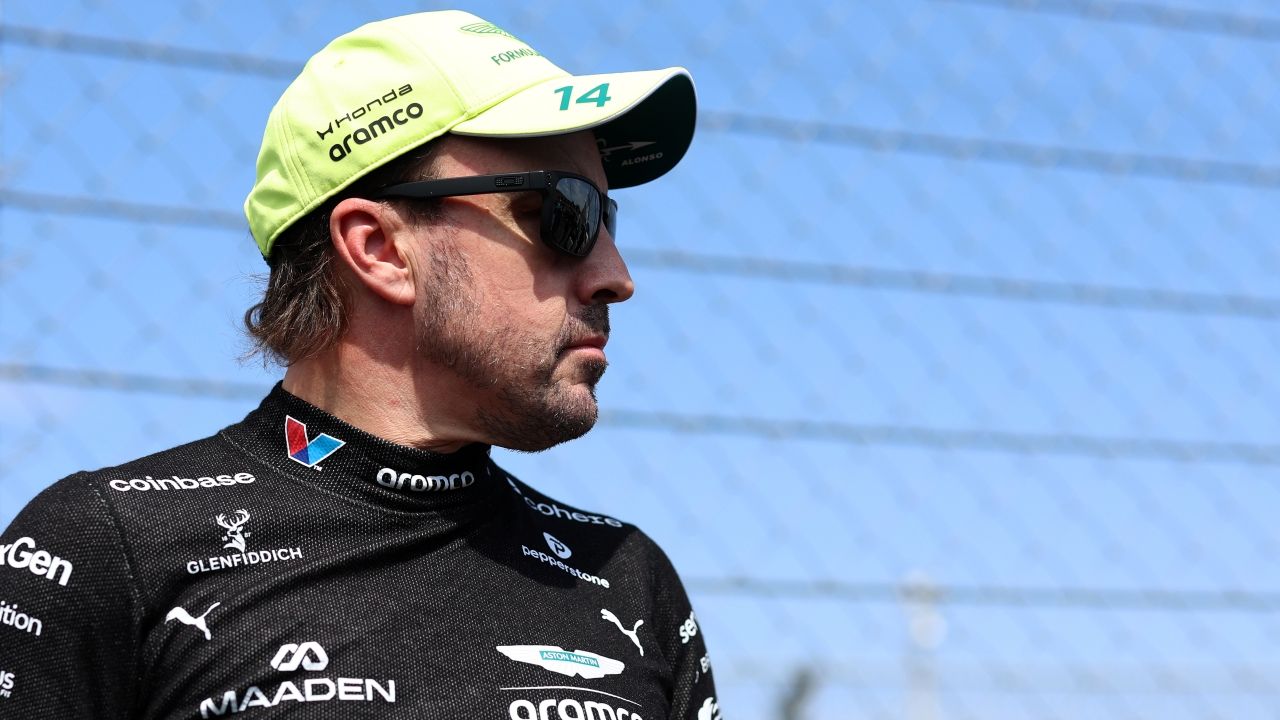 Alonso y su futuro en Aston Martin: «Me sentaré con Stroll y Newey, si necesitan que pilote…»
