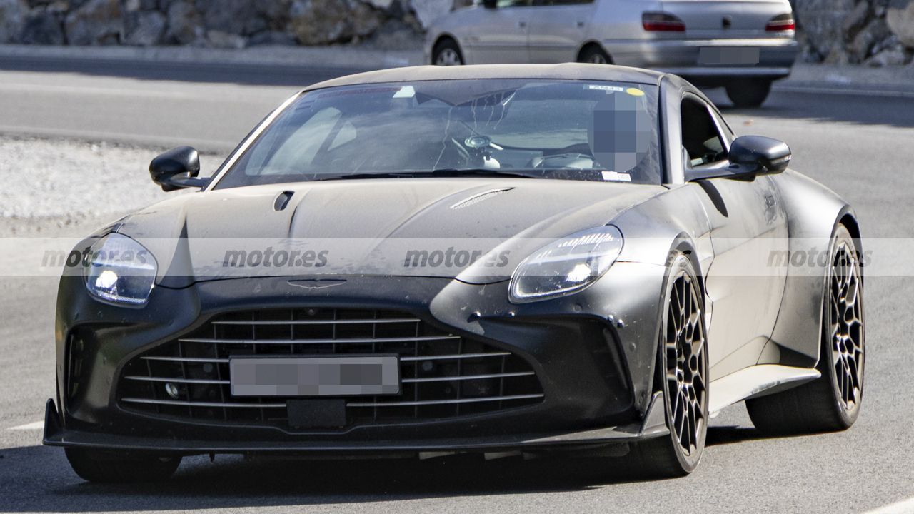 Aston Martin vuole trasformare la Vantage RS in una bestia con oltre 700 CV e queste foto spia rivelano nuove interessanti caratteristiche 1
