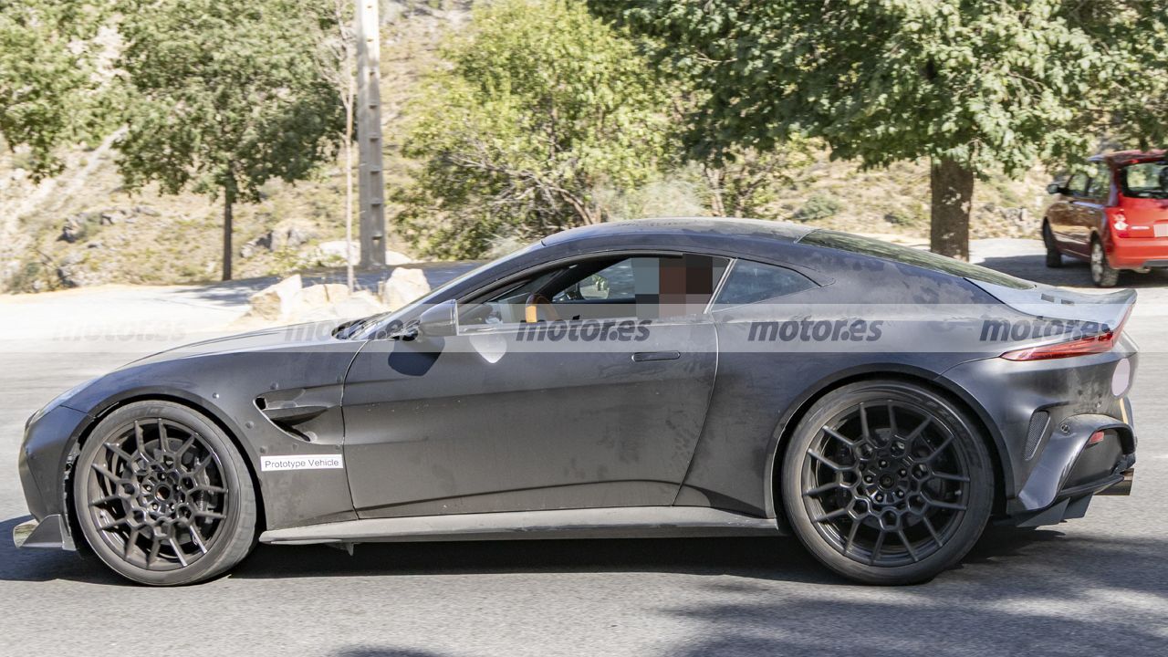 Fotos espía Aston Martin Vantage RS 2028