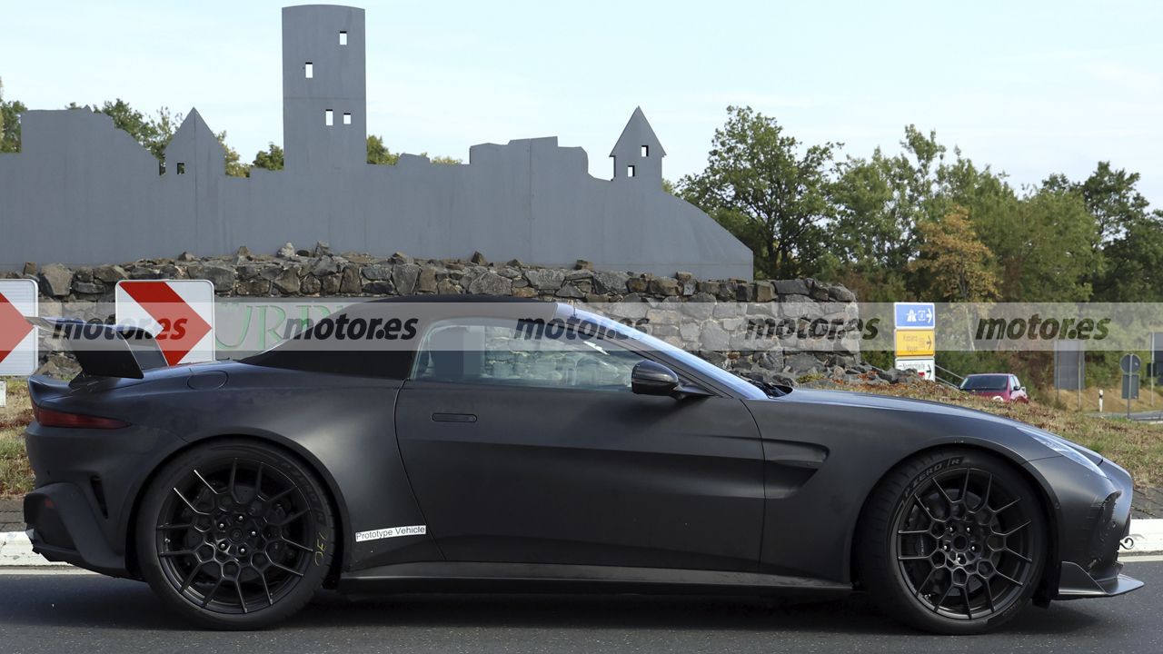 Fotos espía Aston Martin Vantage RS Roadster 2028