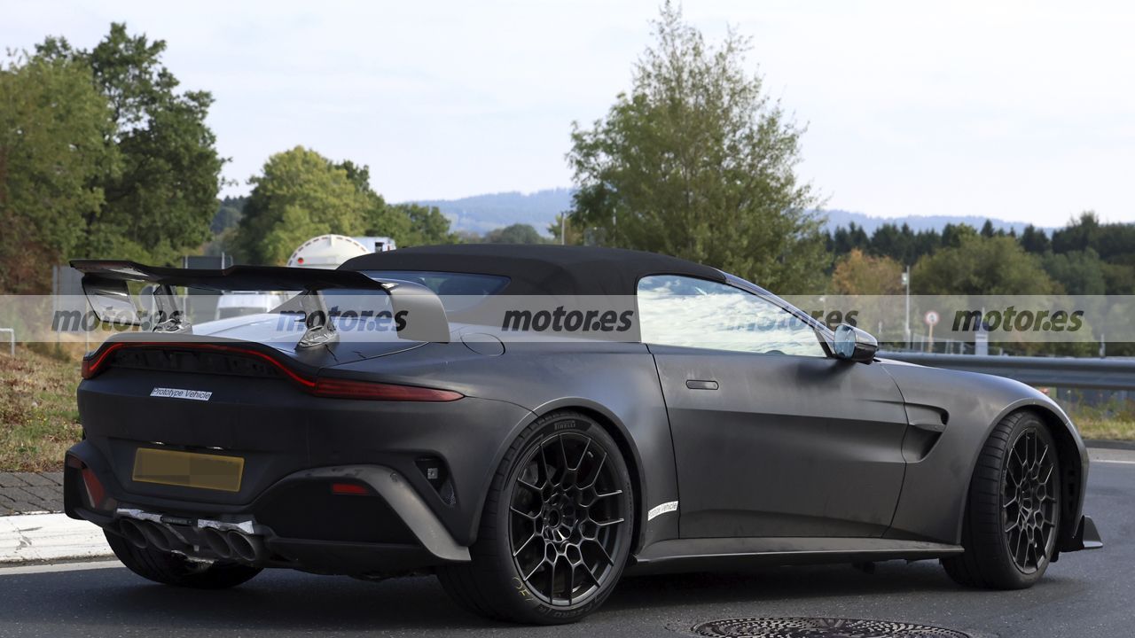 El Aston Martin Vantage RS Roadster será el descapotable que nadie esperaba frente al Porsche 911 GT3 RS 10