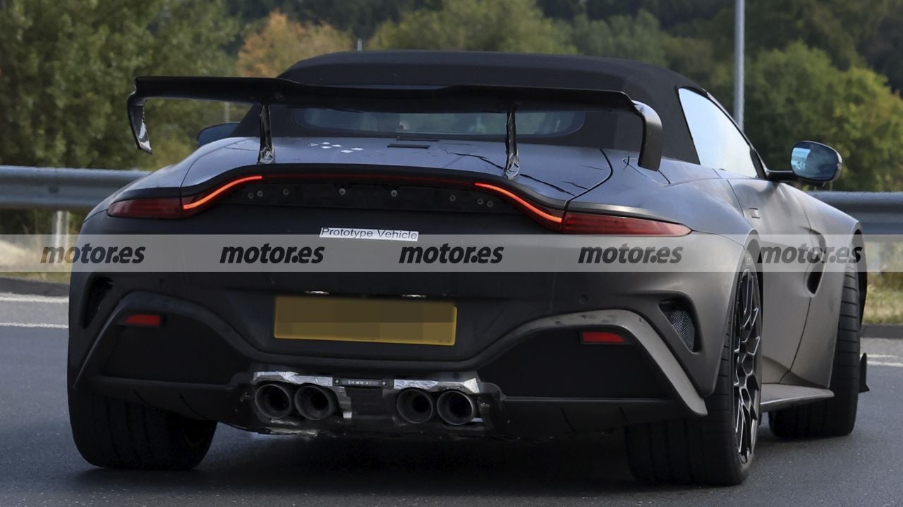 Fotos espía Aston Martin Vantage RS Roadster 2028