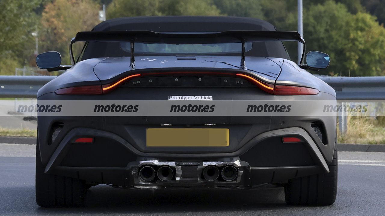 El Aston Martin Vantage RS Roadster será el descapotable que nadie esperaba frente al Porsche 911 GT3 RS 13