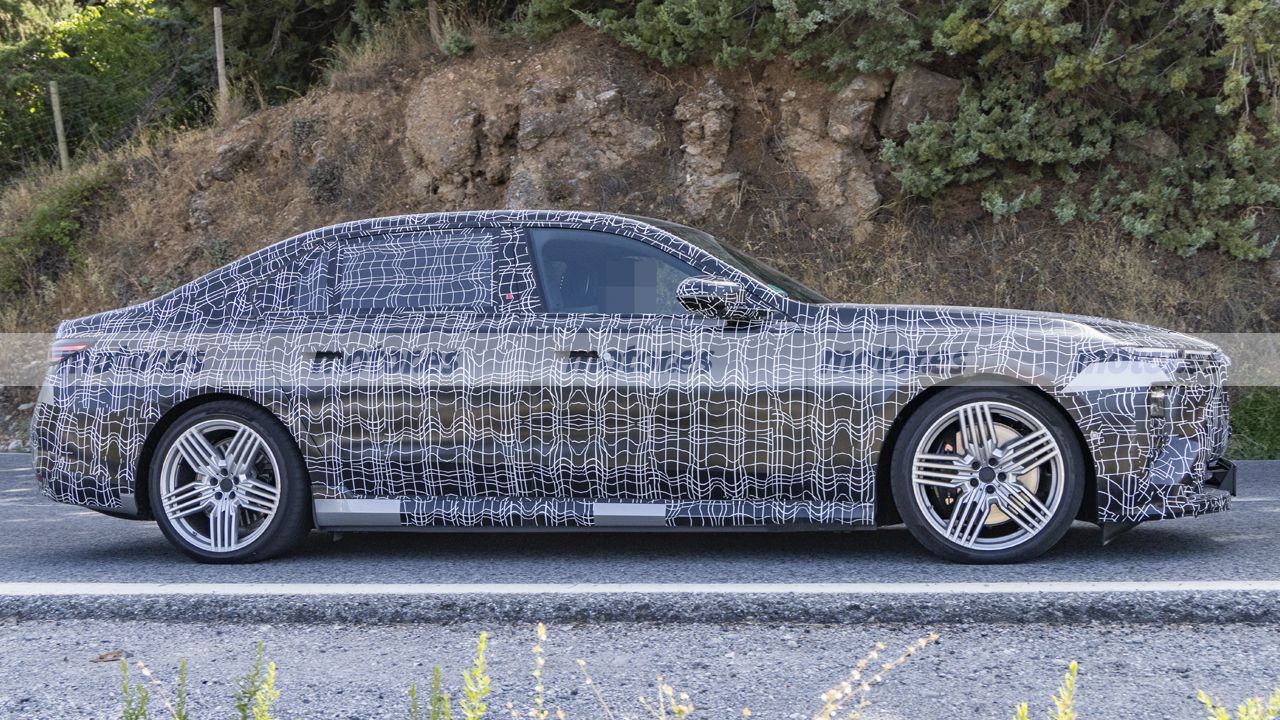 Fotos espía BMW i7 ALPINA 70 xDrive 2028