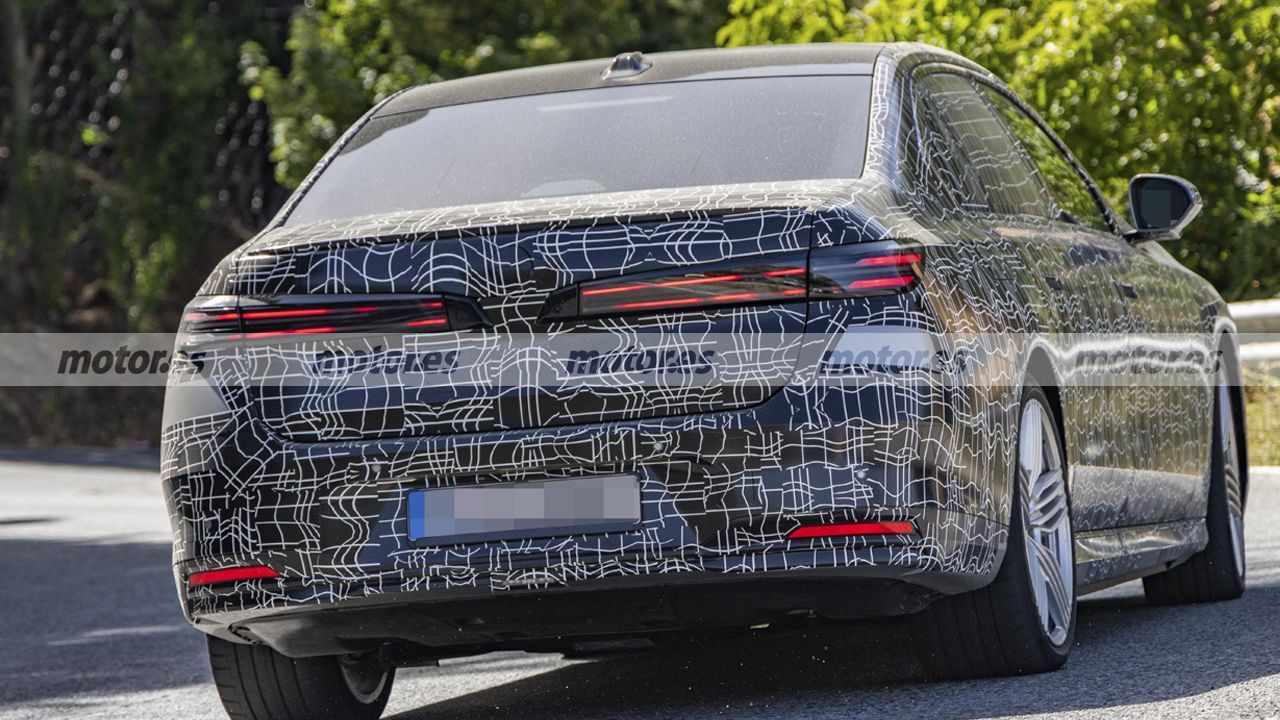 Fotos espía BMW i7 ALPINA 70 xDrive 2028