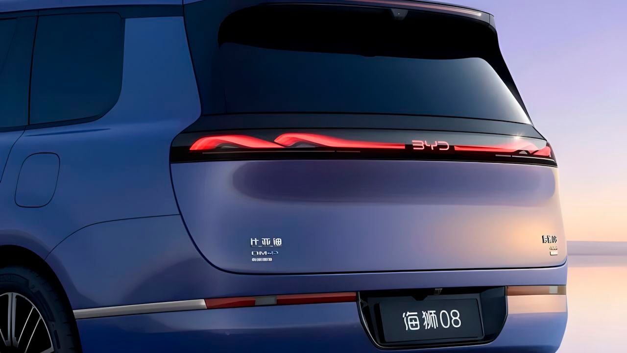 El nuevo BYD Sealion 08 pone patas arriba los SUV Premium con un PHEV de 400 km de autonomía