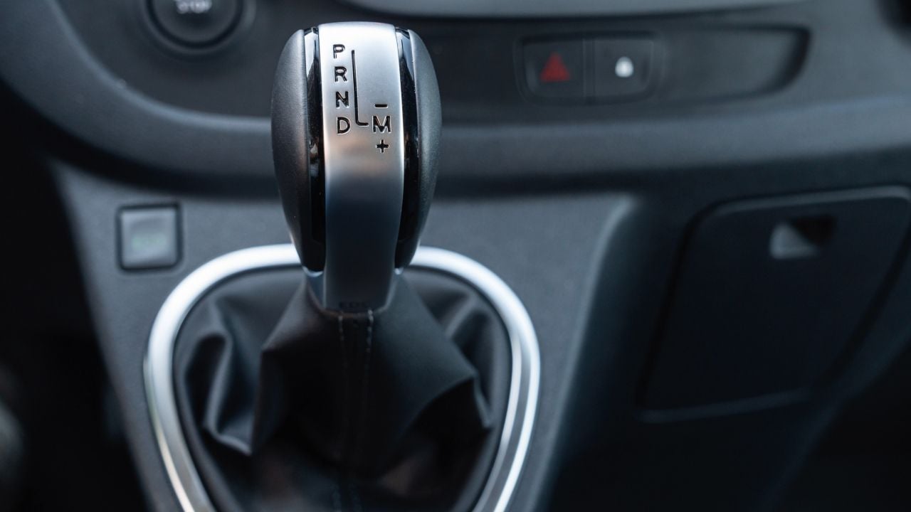 Te sacarás el carnet en automático y 7 horas después podrás conducir un manual: el Código 78 tiene fecha de caducidad