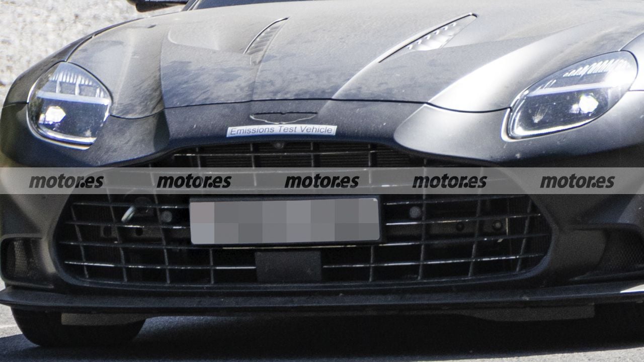 La nuova Aston Martin Vanquish S è già in fase di test; il V12 da 835 CV sarà ancora più brutalmente folle per un motivo 2