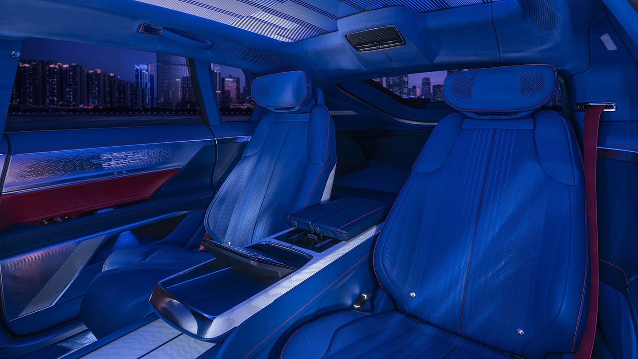 Los gadgets inútiles que invaden el coche moderno solo son la excusa perfecta para hacerte pagar de más