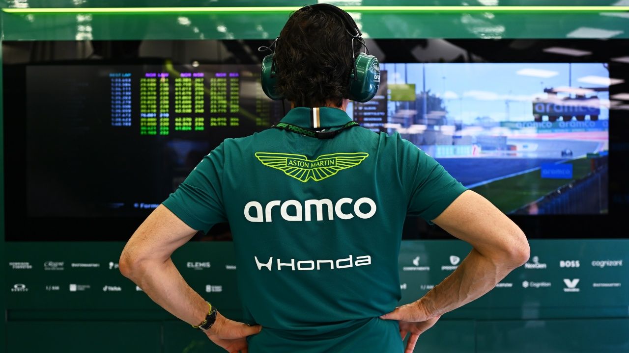 «Mucha gente se rinde en la F1»: el AMR26B le acaba dando la razón a Pedro de la Rosa