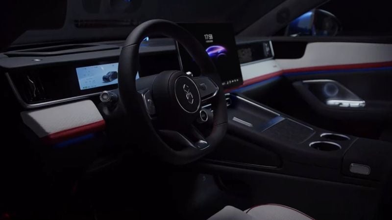 Interior del Luxeed RX