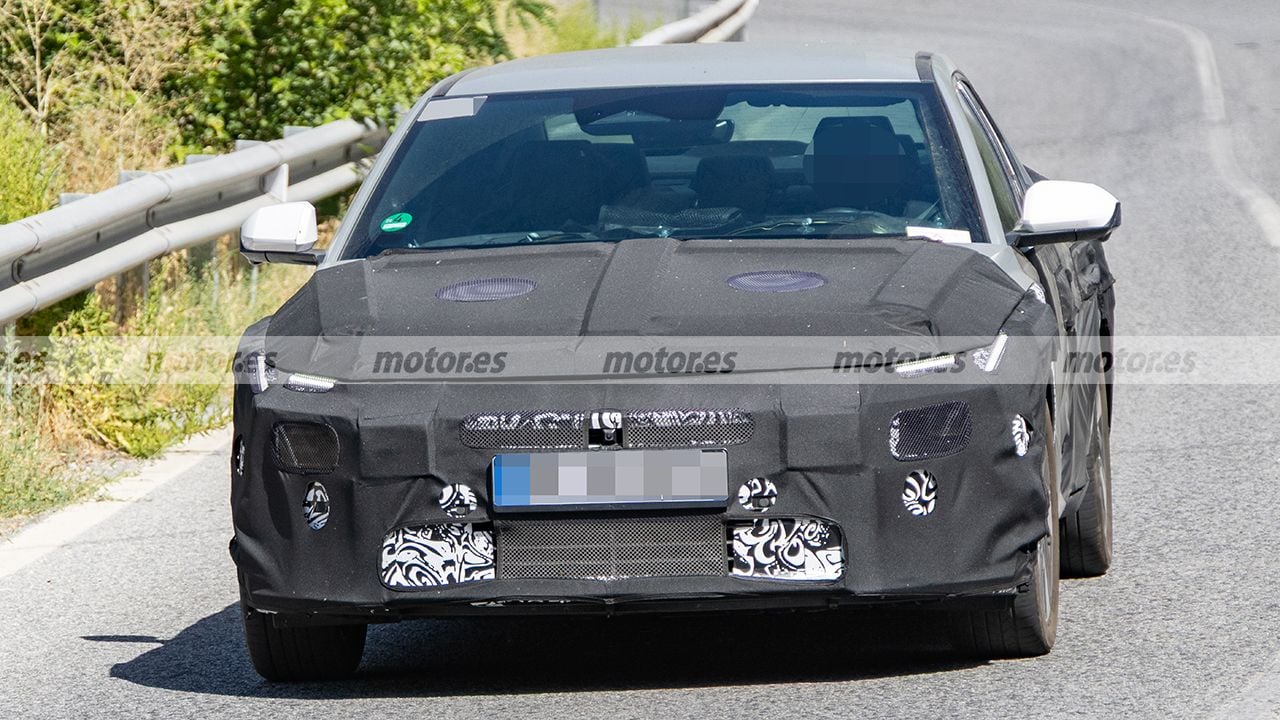 Hyundai Elantra 2027 - foto espía