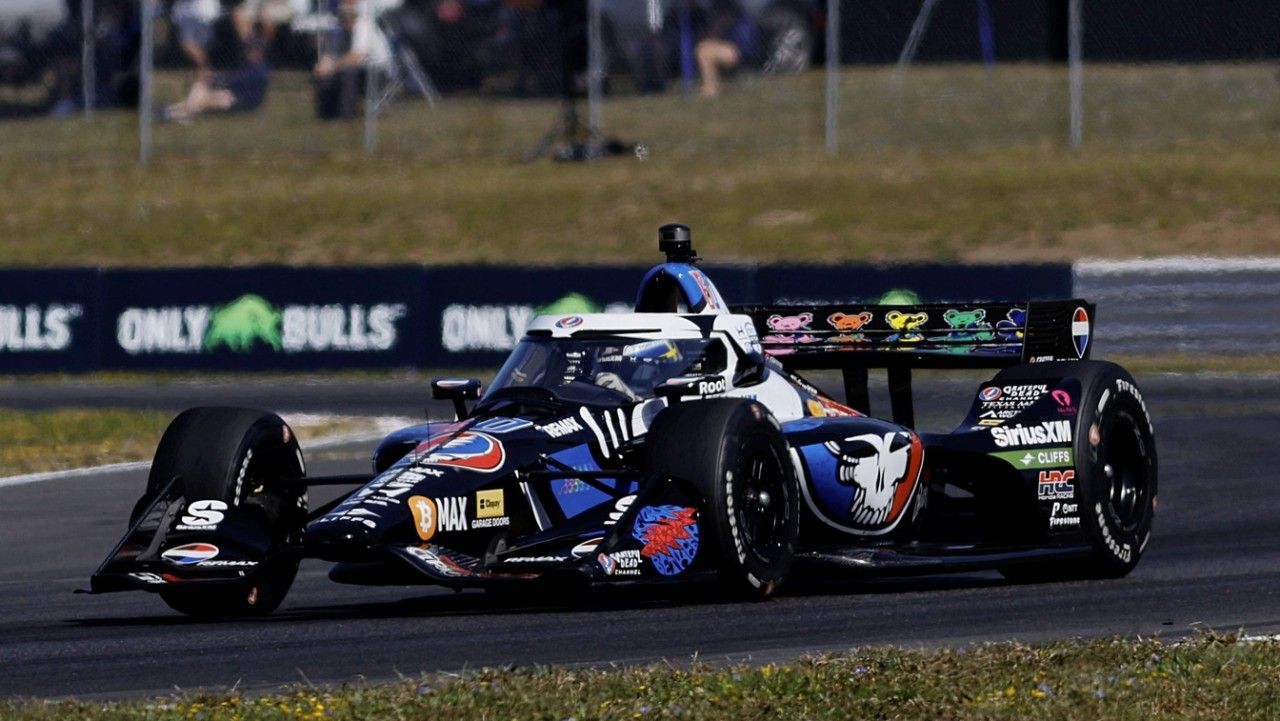 Felix Rosenqvist gana un igualadísimo cara a cara contra Álex Palou por la pole de Portland