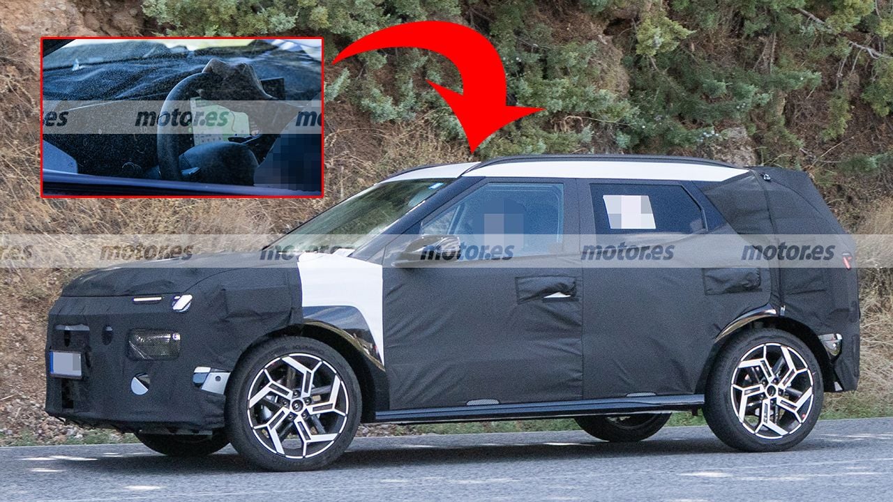 El interior del nuevo Hyundai BAYON 2027 queda al descubierto y se confirma el gran salto tecnológico del «KONA barato»