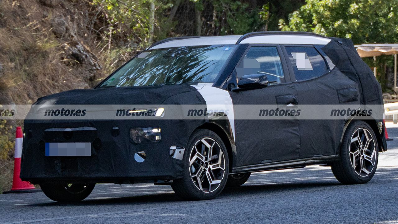Svelati gli interni della nuova Hyundai BAYON 2027, a conferma del grande salto tecnologico della "KONA economica" 1
