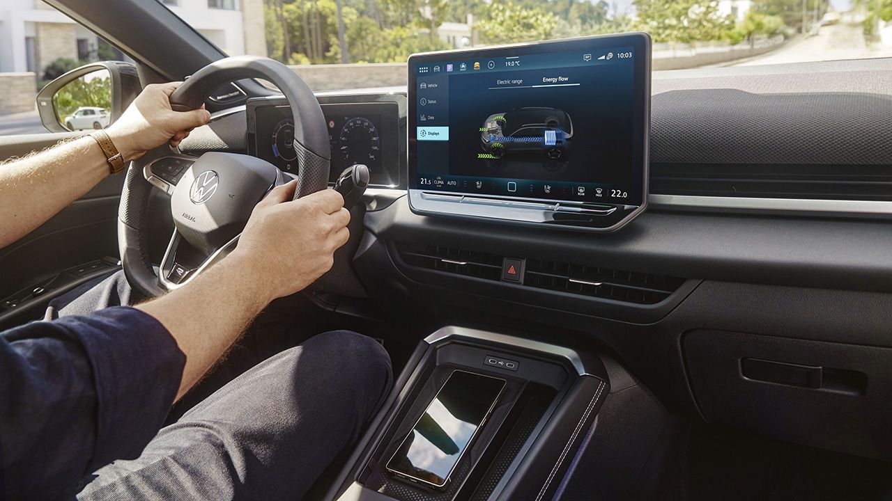Volkswagen T-Roc Hybrid - interior