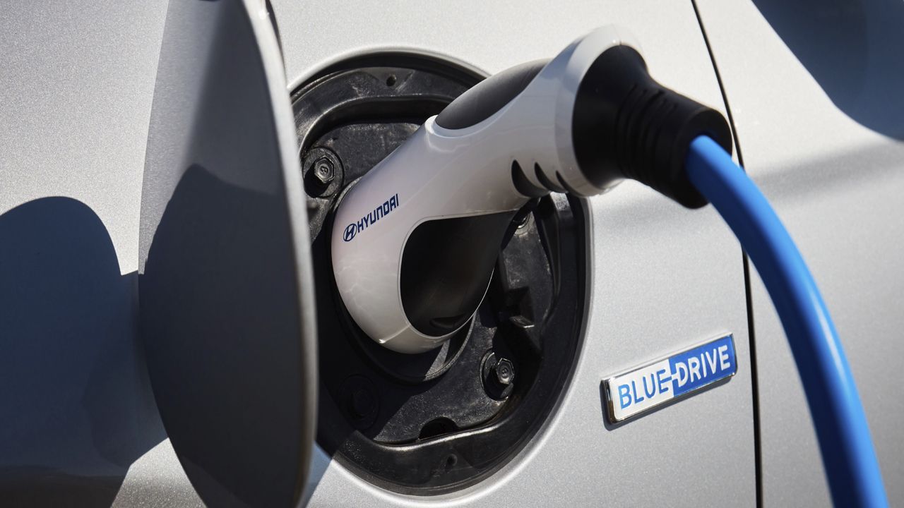 Los coches enchufables rozan el 25% de las ventas en julio, y ANFAC ya se lo atribuye al Plan Auto+