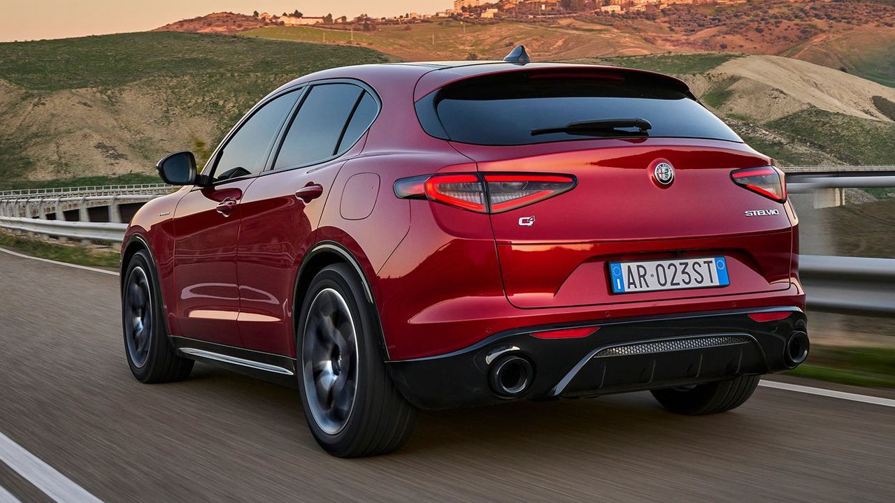 Alfa Romeo Stelvio - posterior