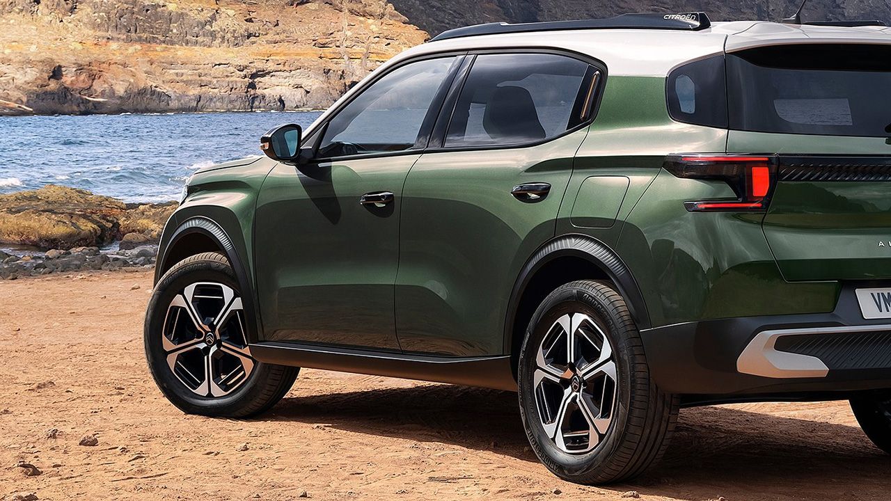 Hasta 7 plazas, maletero grande y etiqueta ECO por 23.000 €, así es el SUV familiar que sorprende por precio
