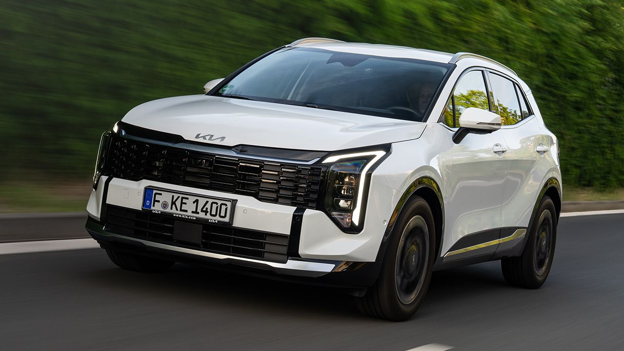El KIA Sportage ya cuesta como un SUV chino, tiene 9.600 € de descuento y pone contra las cuerdas al Omoda 5 y al MG HS