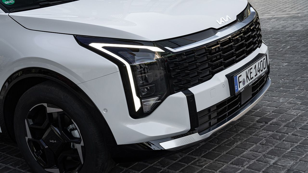 9.500 € menos para el mejor SUV de KIA con 4x4 para escapar de la ciudad, etiqueta ECO y un motor híbrido con 239 CV