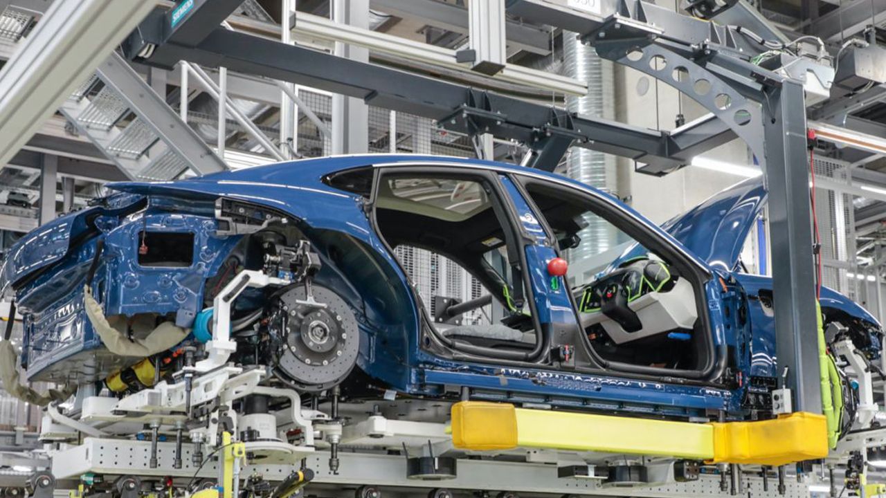 El Porsche que iba a demostrar que el eléctrico podía con todo se muere por falta de compradores