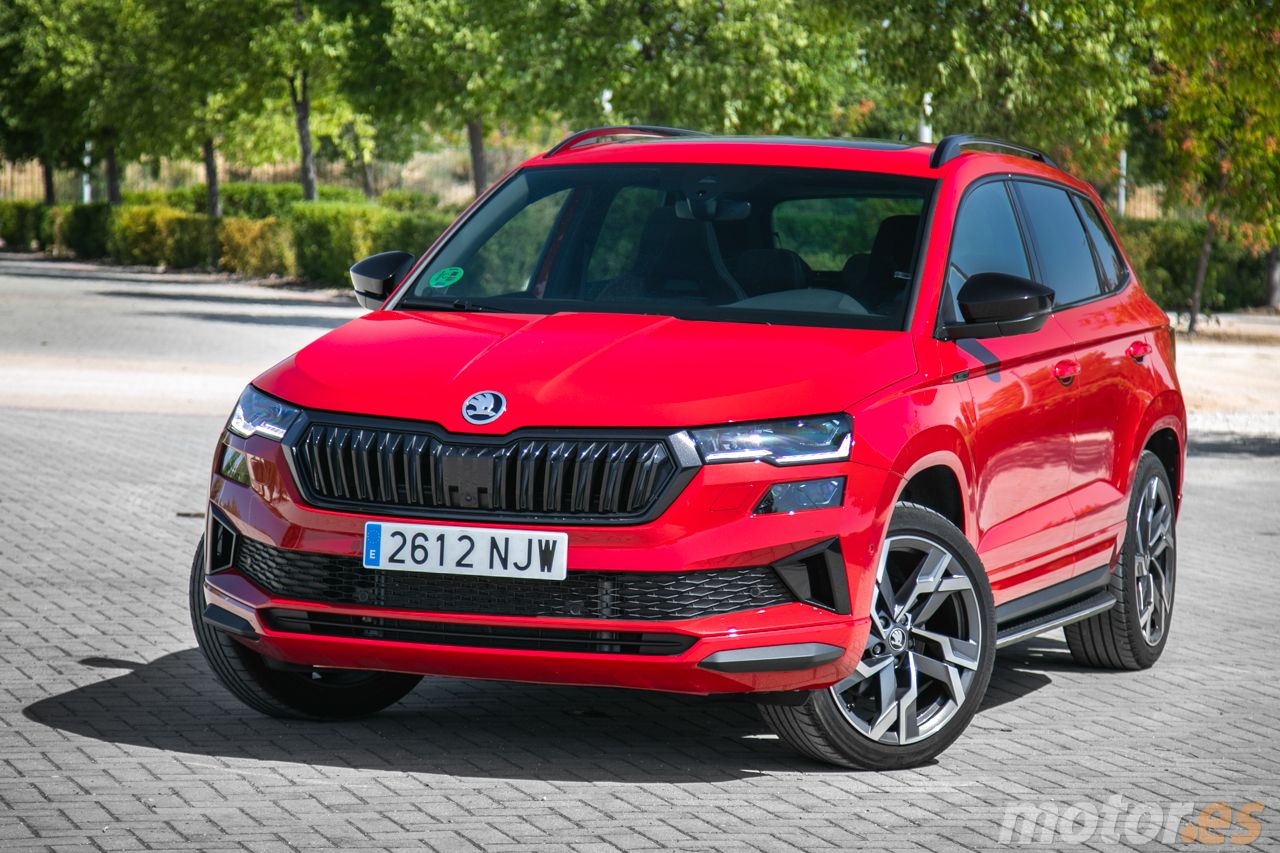 Tiene 190 CV, tracción total y pinta de coche tranquilo: probamos a fondo el Skoda Karoq 2.0 TSI DSG
