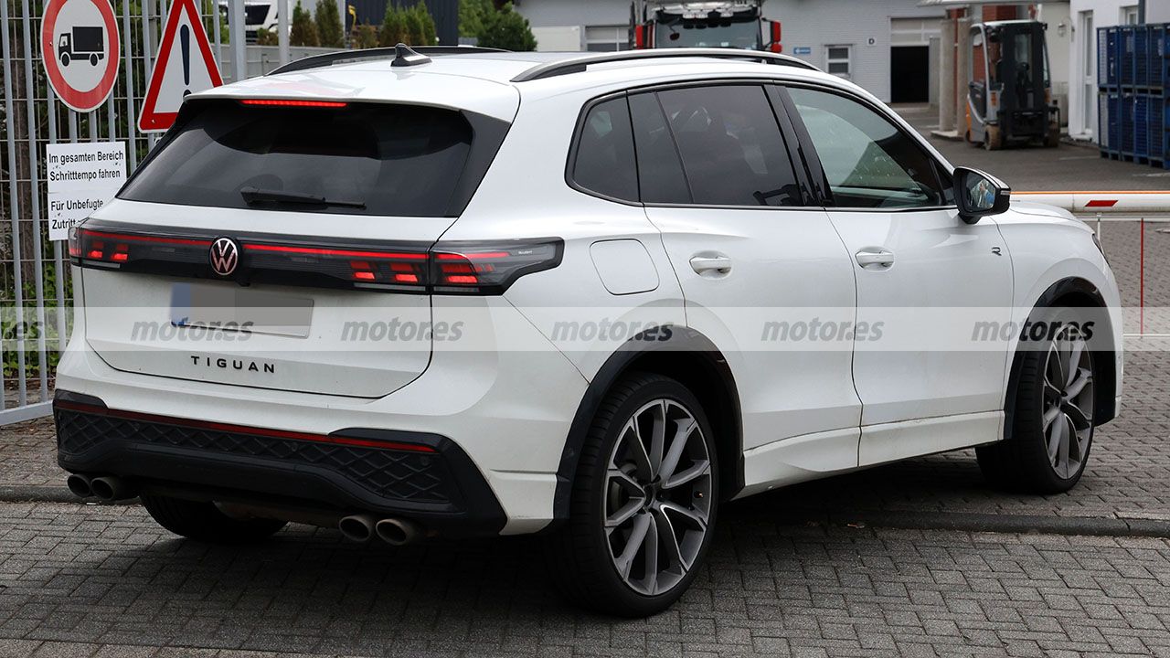 Cazado el nuevo Volkswagen Tiguan R, el radical SUV que dejará fuera de juego al CUPRA Terramar con sus más de 300 CV