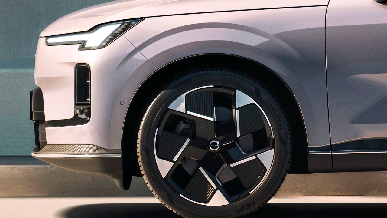 Volvo cambia quién manda en sus híbridos enchufables, la batería será protagonista y la gasolina, el plan B