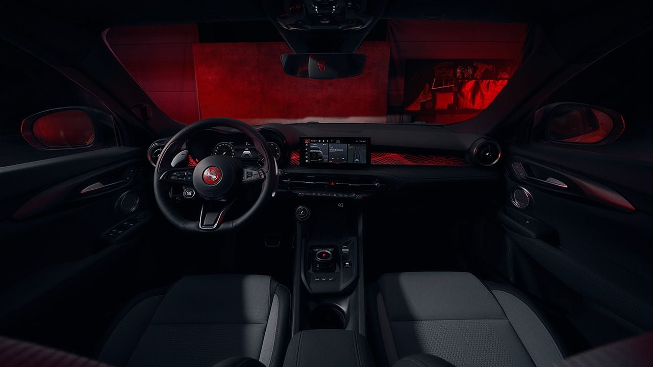 Alfa Romeo Tonale Edizione Luna Rossa - interior
