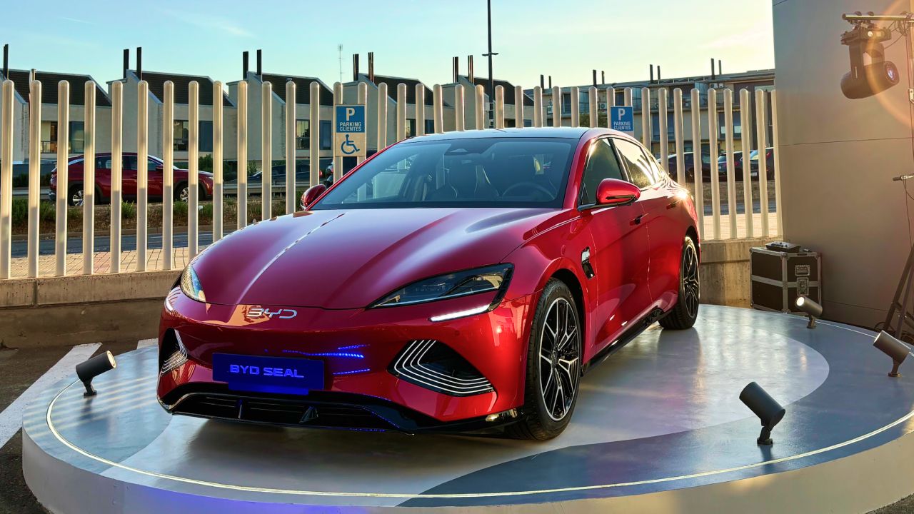 BYD abre en Zaragoza y alcanza los 108 concesionarios en España