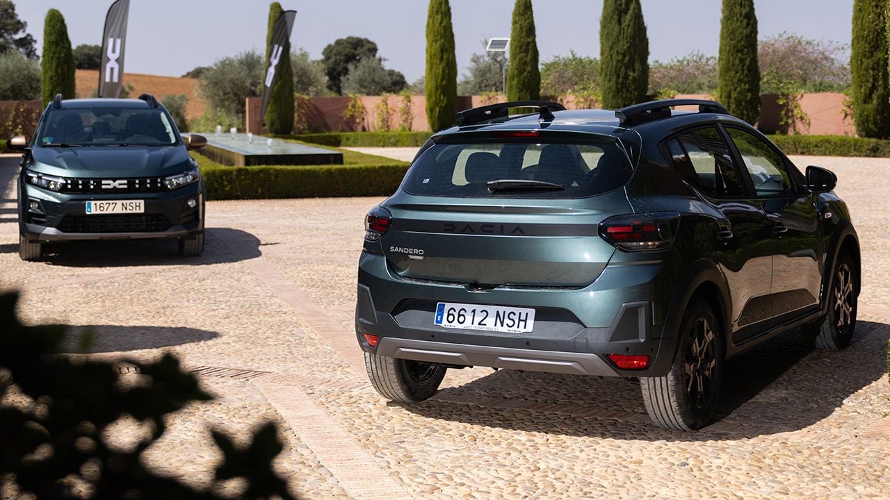 Dacia Sandero Stepway hybrid 155 - posterior