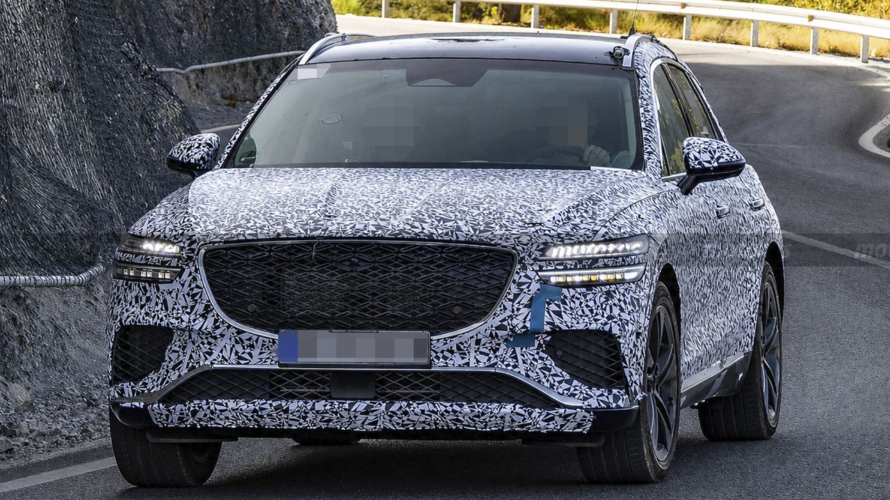 El Genesis GV70 Hybrid se queda sin secretos, estas fotos espía destapan el SUV rival del Lexus NX y compañía