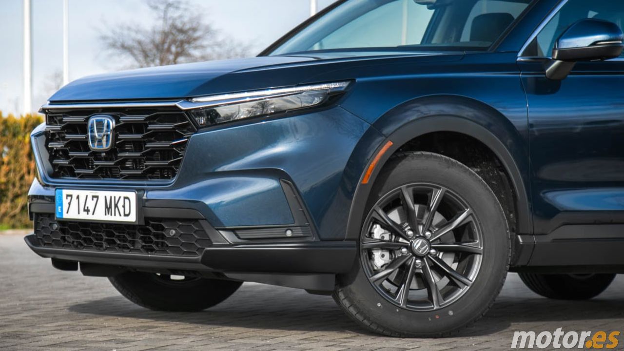 El Honda CR-V cambia por completo en 2027, 90 kg menos, nuevo híbrido y una tecnología de chasis que nadie espera en el segmento