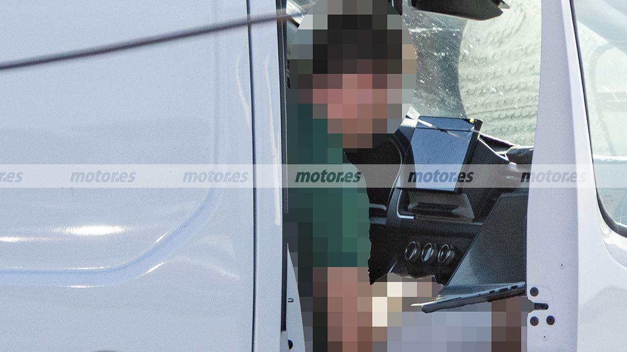 Nissan Primastar 2028 - foto espía interior