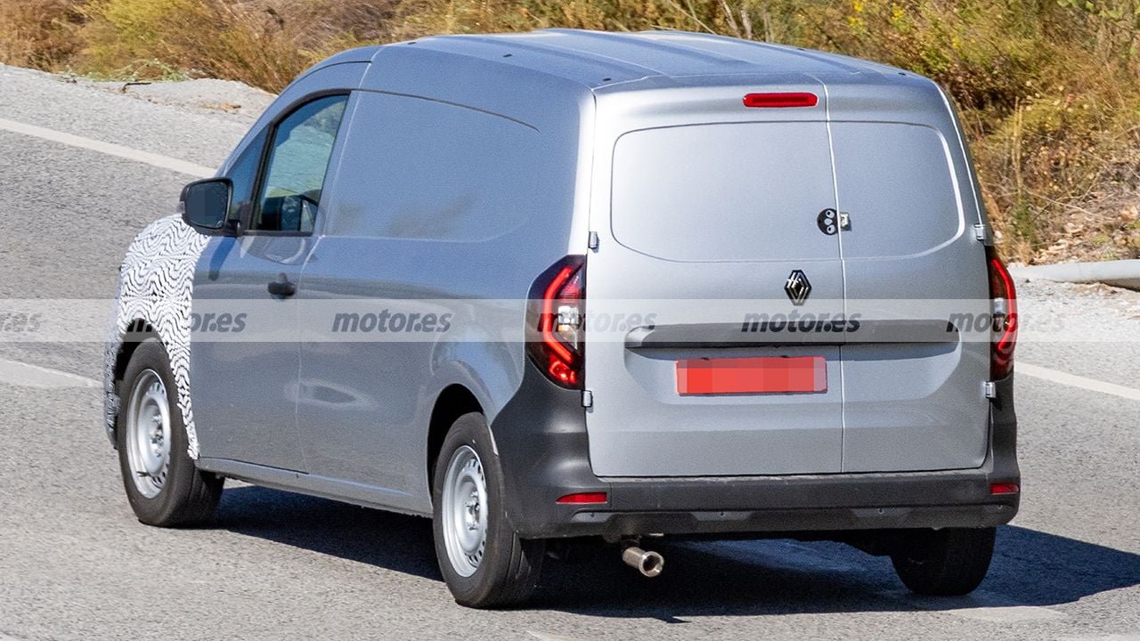 Renault Kangoo 2027 - foto espía posterior
