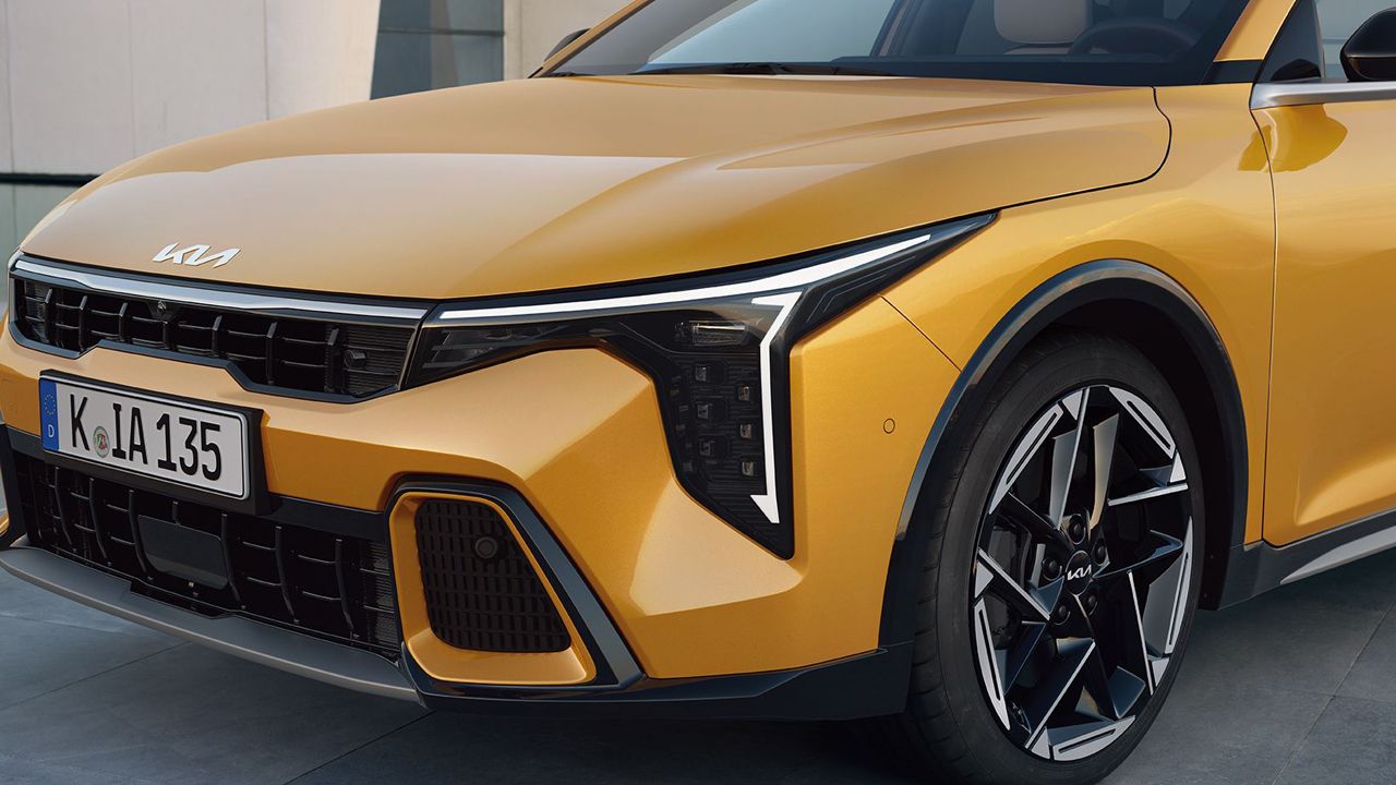 El KIA K4 se mete de lleno en la guerra de los compactos híbridos, 154 CV para poner contra las cuerdas al Corolla y al Golf