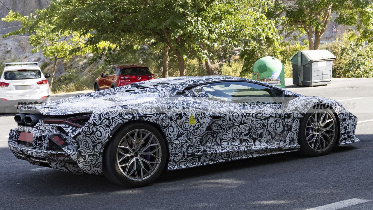 lamborghini-revuelto-fotos-espia-2026116