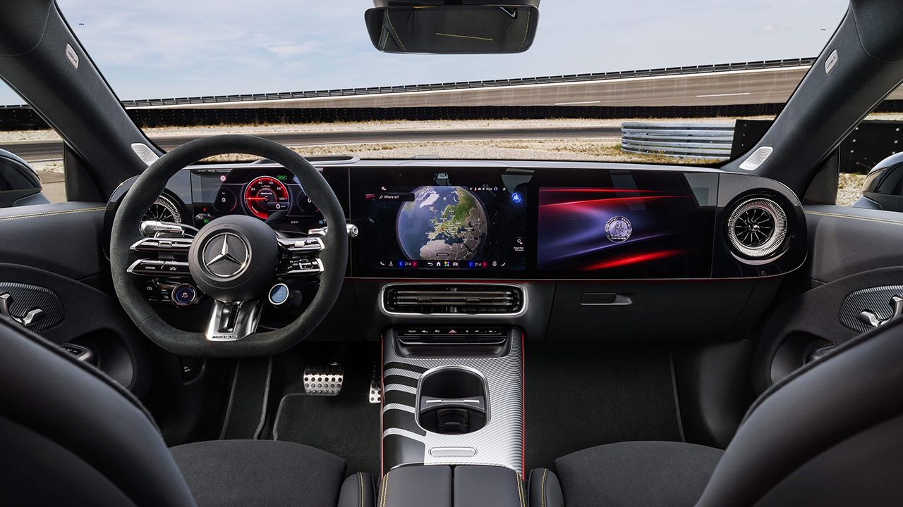 Mercedes-AMG CLA 45 4MATIC+ 2027 - interior
